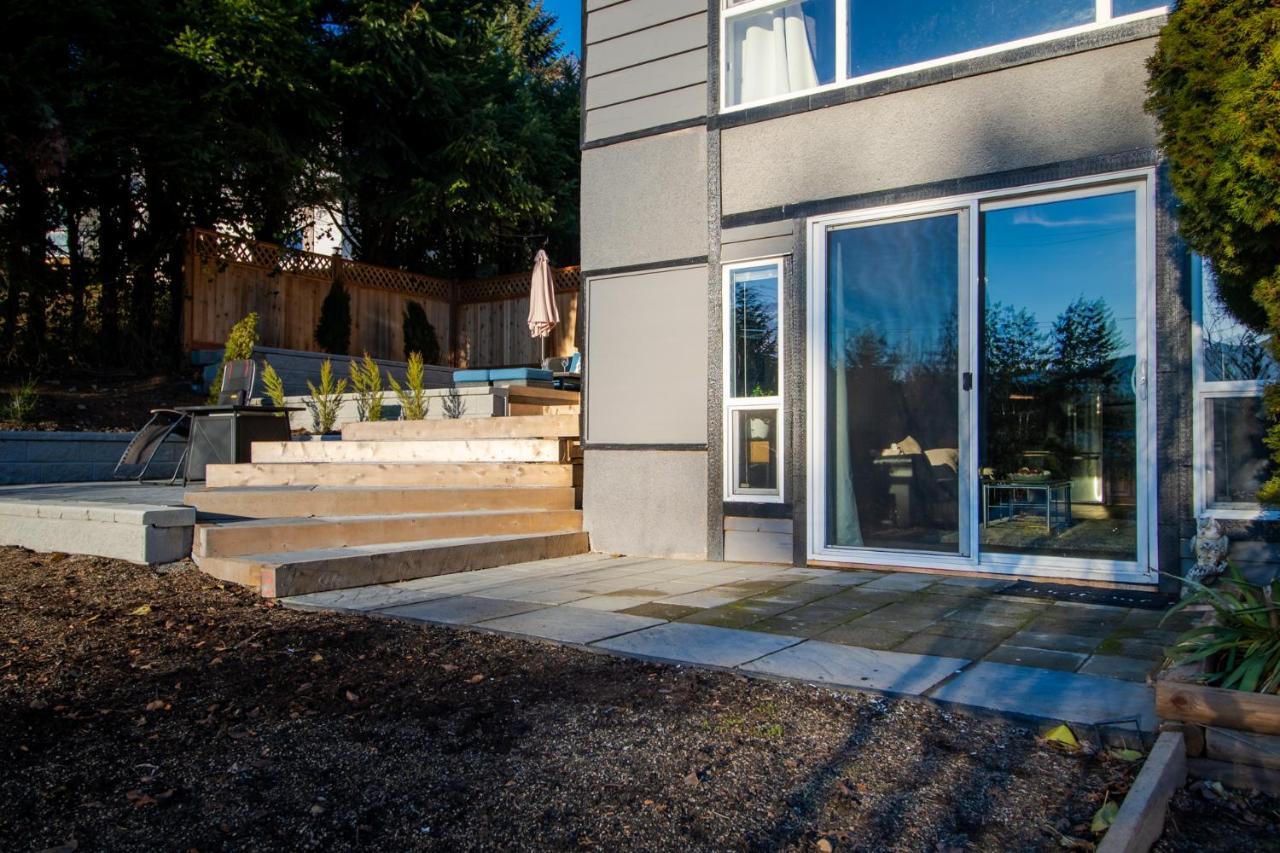 Bright Private Suite Near Departure Bay Beach Nanaimo Bagian luar foto
